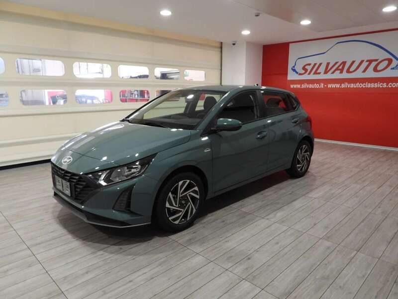 Usata Hyundai i20 84 CV (61 kW) 2023 Verde Utilitaria