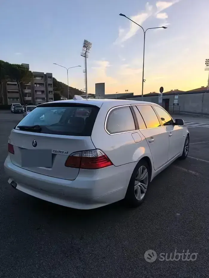 Usata BMW 520 Efficient Dynamics 177 CV (130 kW) 2009 Bianco Station wagon