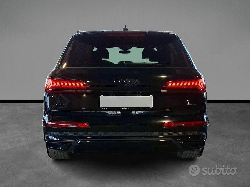 Usata Audi Q7 S-Line 231 CV (169 kW) 2023 Nero / pastello SUV