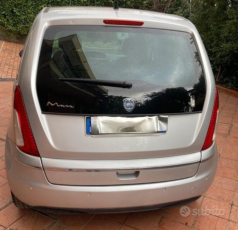 Usata Lancia Musa 77 CV (56 kW) 2009 Grigio Monovolume