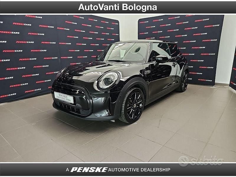 Usata Mini Cooper SE 135 kW (184 CV) 2022 Nero Utilitaria