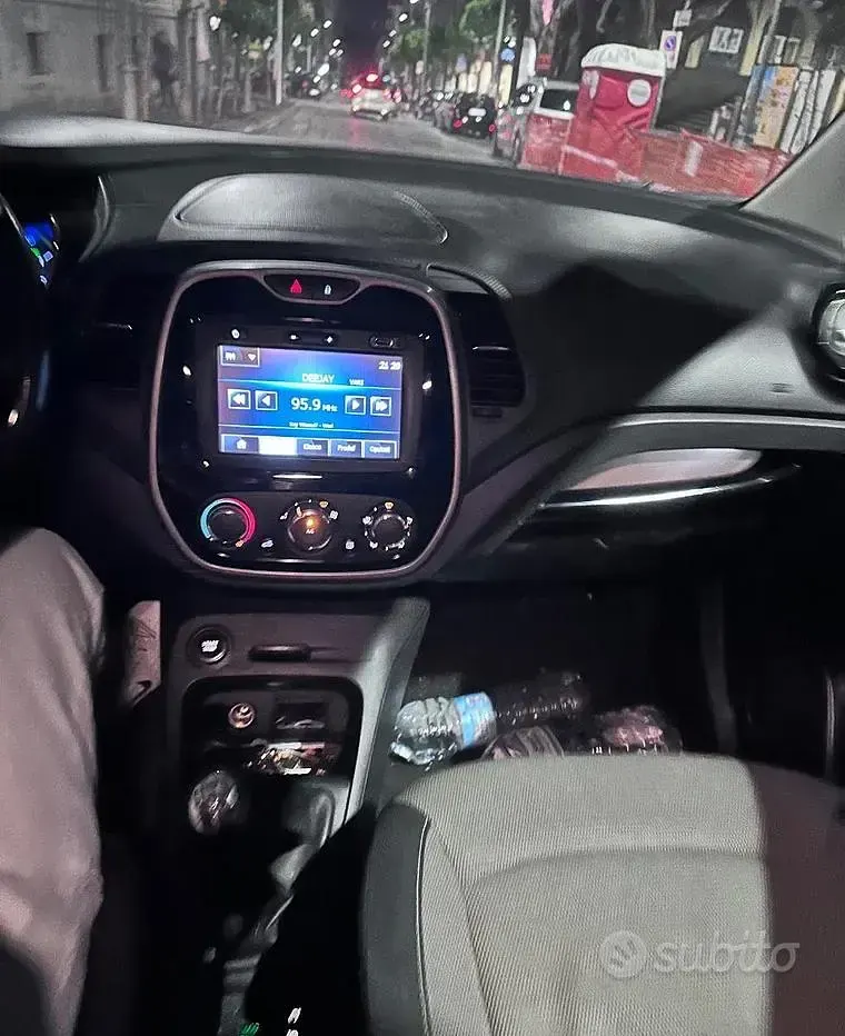 Usata Renault Captur 90 CV (66 kW) 2015 Grigio SUV