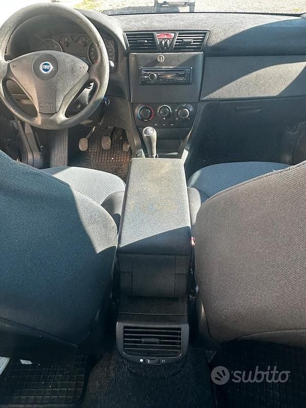 Usata Fiat Stilo Dynamic 116 CV (85 kW) 2003 Blu Station wagon