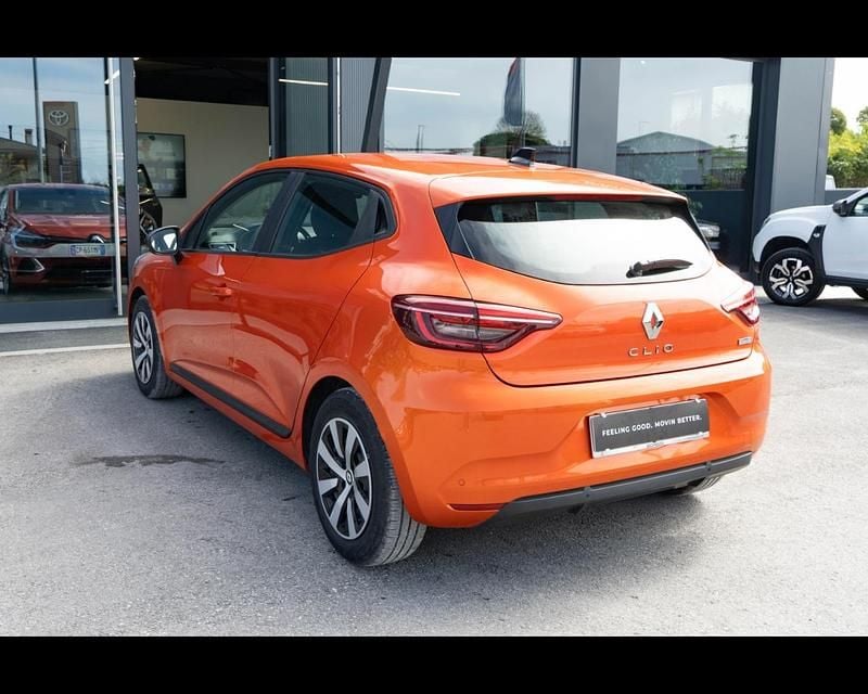 Usata Renault Clio V Evolution 91 CV (66 kW) 2023 Arancione Berlina
