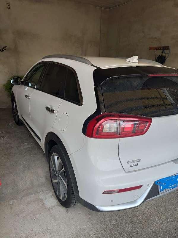 Usata Kia Niro Style 105 CV (77 kW) 2017 Bianco SUV