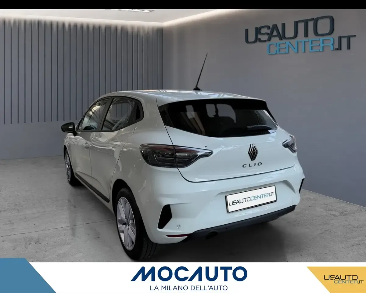Usata Renault Clio V Evolution 67 CV (49 kW) 2025 Colore bianco Berlina