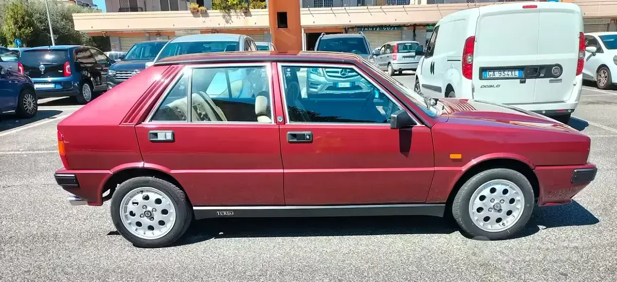Usata Lancia Delta 75 CV (55 kW) 1989 Utilitaria