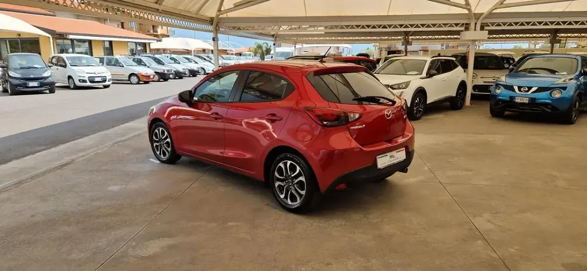 Usata Mazda 2 Exceed 105 CV (77 kW) 2016 Rosso Utilitaria