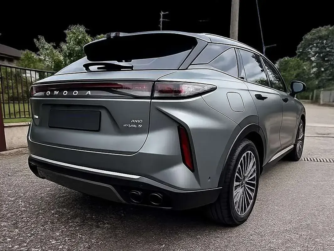 Usata Omoda 9 537 CV (394 kW) 2025 Grigio SUV
