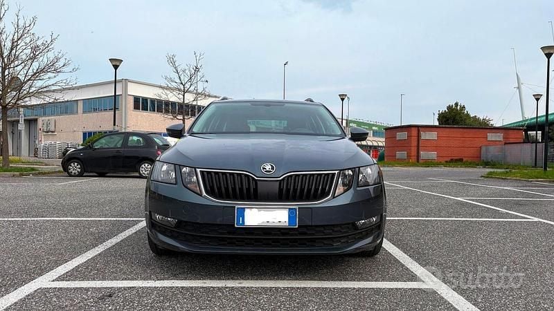 Usata Skoda Octavia Executive 116 CV (85 kW) 2017 Grigio Station wagon