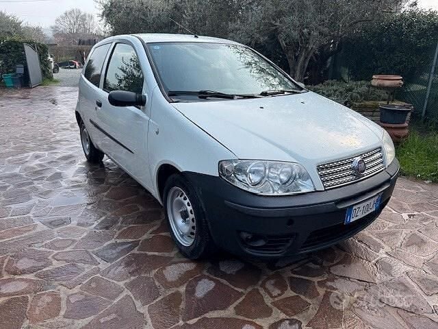 Usata Fiat Punto 59 CV (43 kW) 2009 Bianco Utilitaria