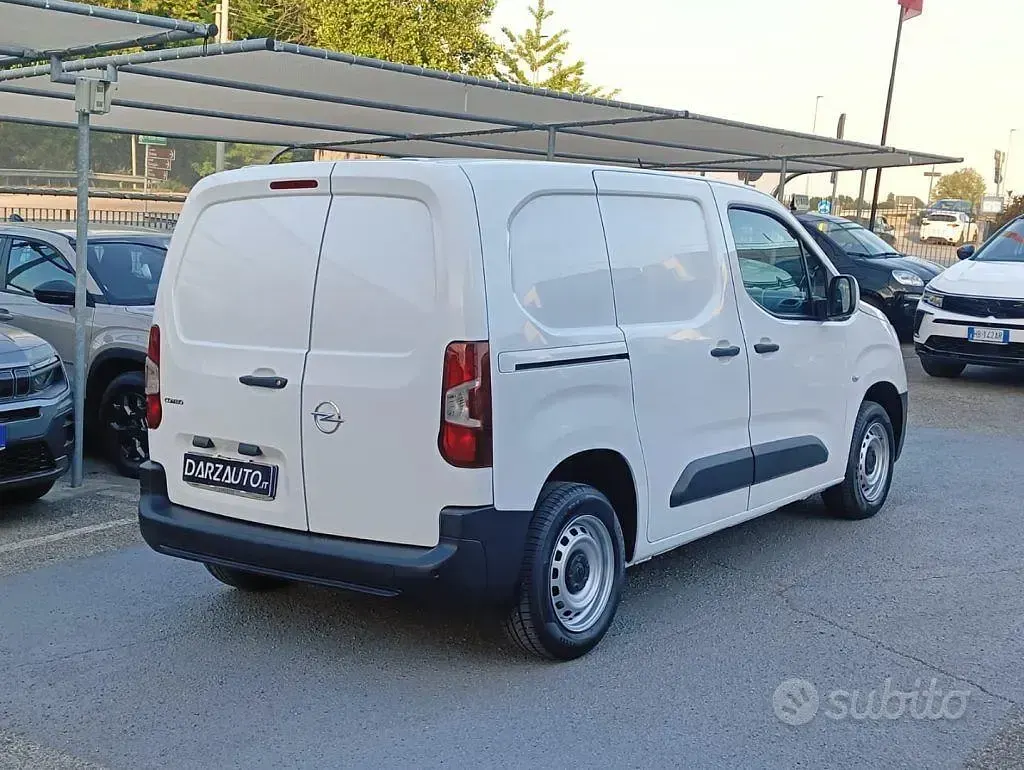 Gebraucht Opel Combo 102 PS (75 kW) 2021 Weiß Van / Kleinbus