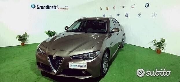 Usata Alfa Romeo Giulia 136 CV (100 kW) 2017 Marrone Berlina