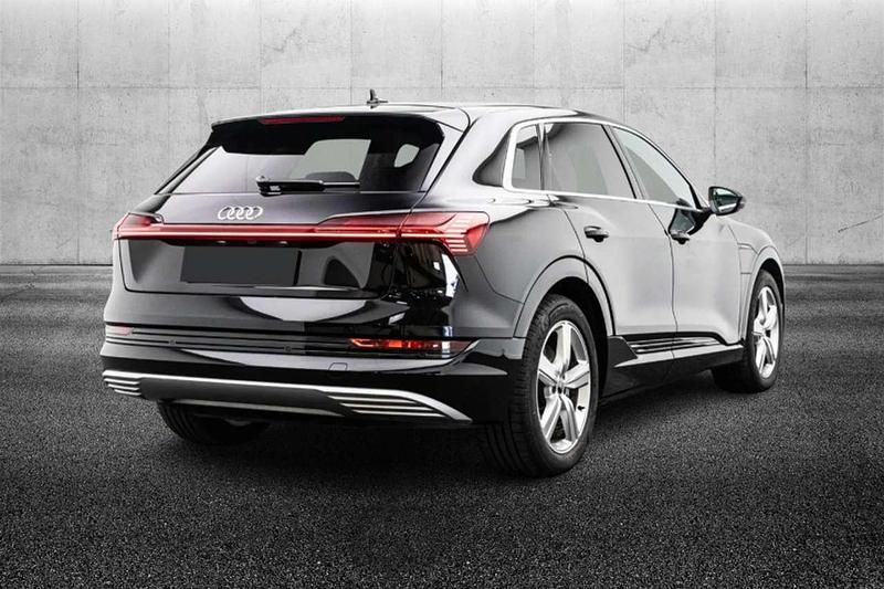 Usata Audi e-tron Business 158 kW (215 CV) 2021 Nero SUV