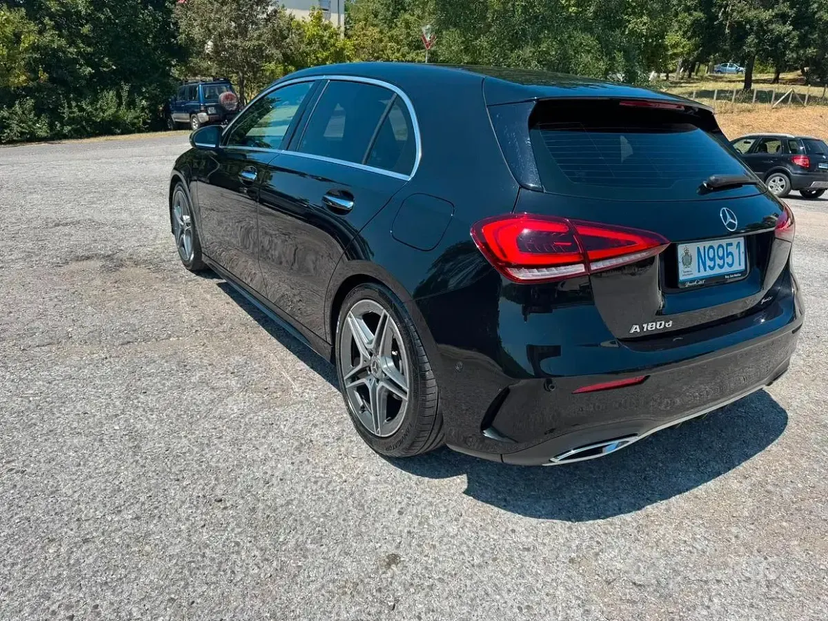Usata Mercedes A180 Premium 109 CV (80 kW) 2018 Nero Berlina