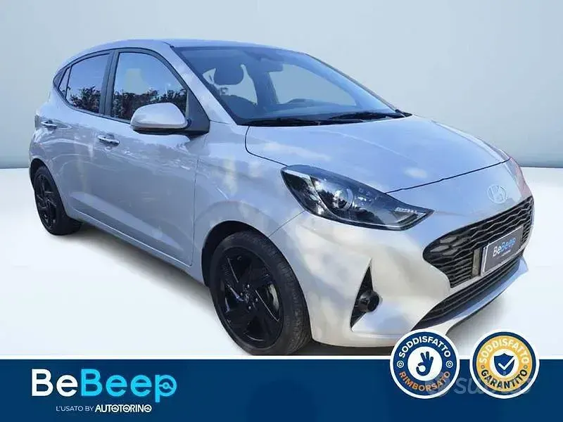 Usata Hyundai i10 Prime 67 CV (49 kW) 2023 Grigio metallizzato Utilitaria