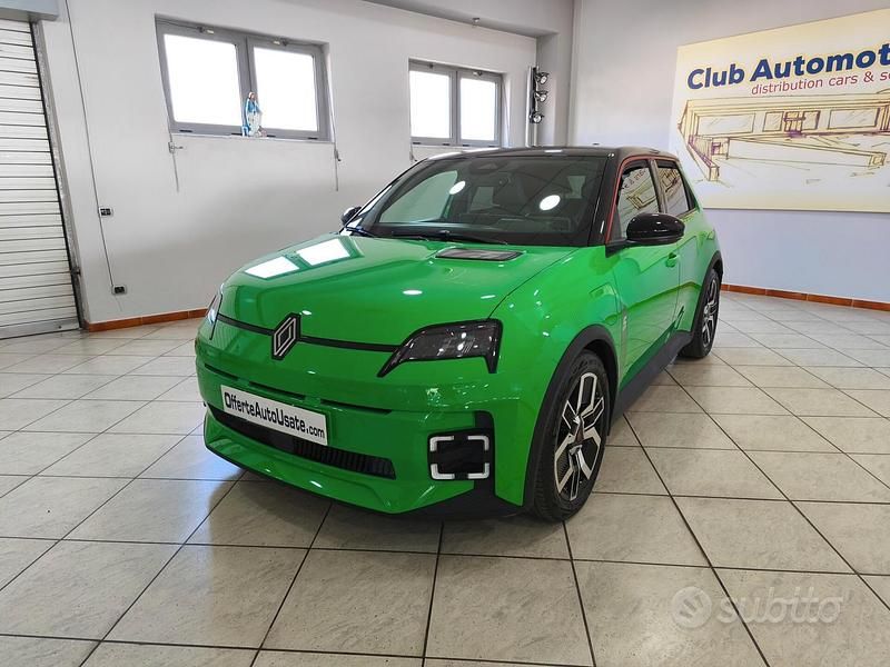 Usado Renault 5 E-Tech Komfort 110 kW (150 CV) 2025 Verde Berlina