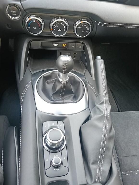 Nuova Mazda MX5 132 CV (97 kW) 2026 Zircon sand Cabrio