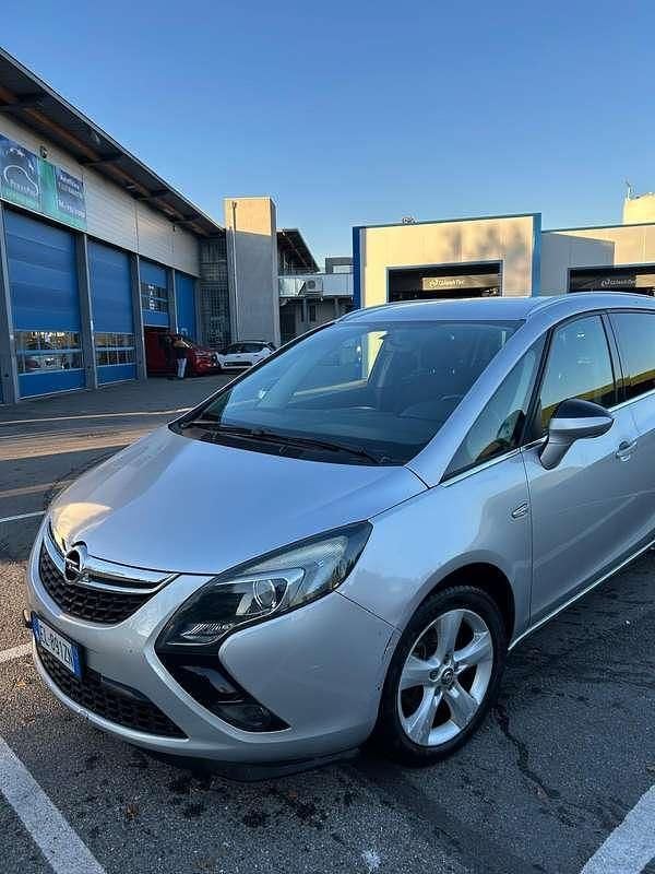 Usata 2012 Opel Zafira Tourer Monovolume | 3300 € (Super prezzo) - Immagine 1/4