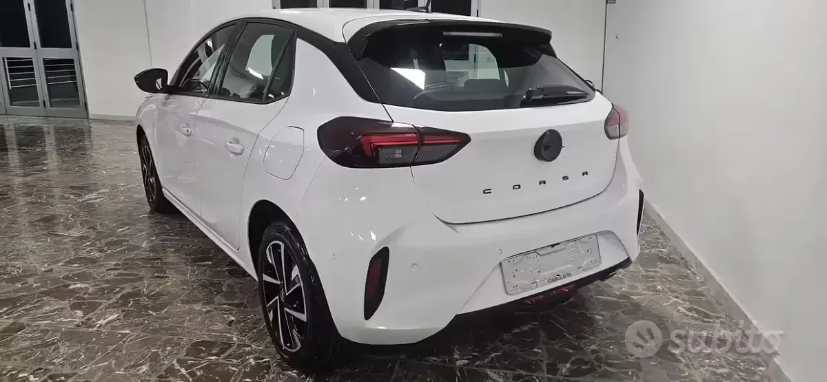 Usata Opel Corsa 101 CV (74 kW) 2025 Bianco Utilitaria
