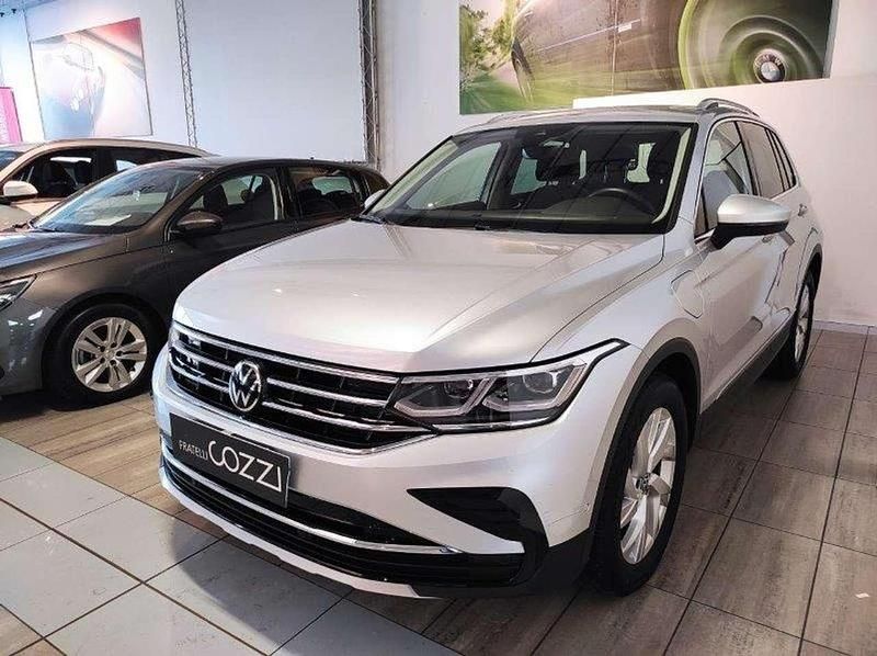 Usata VW Tiguan Elegance 150 CV (110 kW) 2022 Argento SUV