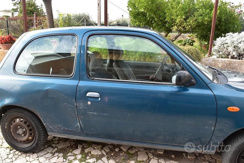 Usata Nissan Micra Comfort 60 CV (44 kW) 2001 Verde Berlina