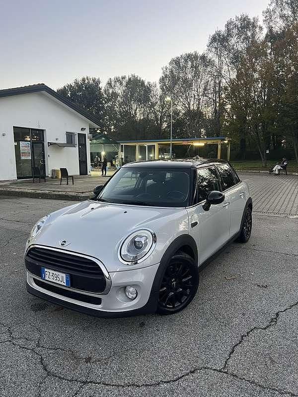 Usata 2018 Mini Cooper D Due volumi | 13.500 € (Buon prezzo) - Immagine 1/4