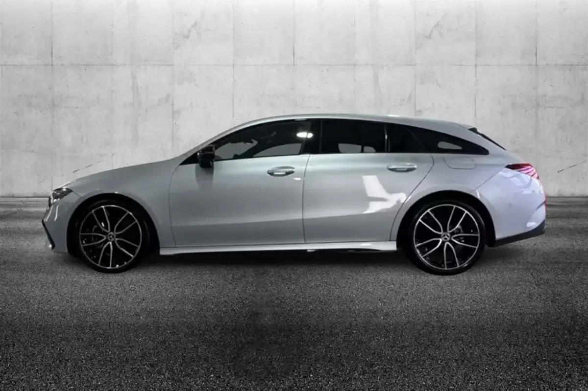 Usata Mercedes CLA200 AMG Line Premium 150 CV (110 kW) 2025 Argento Station wagon