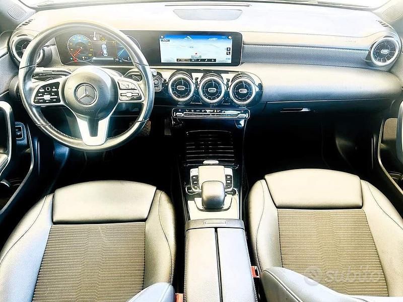 Usata Mercedes CLA180 2020 Grigio Berlina