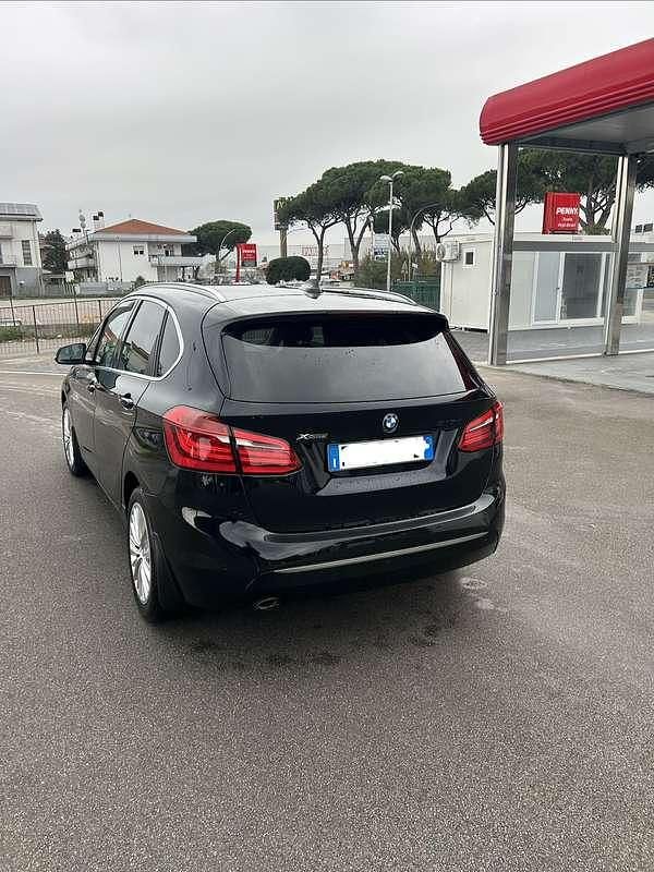 Usata BMW 218 Active Tourer Luxury Line 150 CV (110 kW) 2016 Nero Monovolume