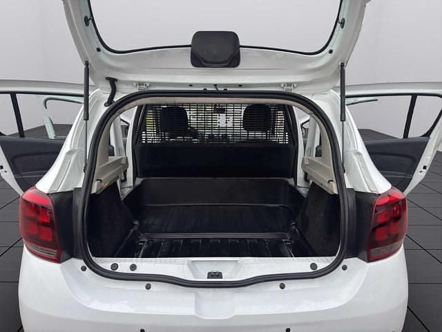 Usata Dacia Sandero 101 CV (74 kW) 2021 Bianco pastello Furgone