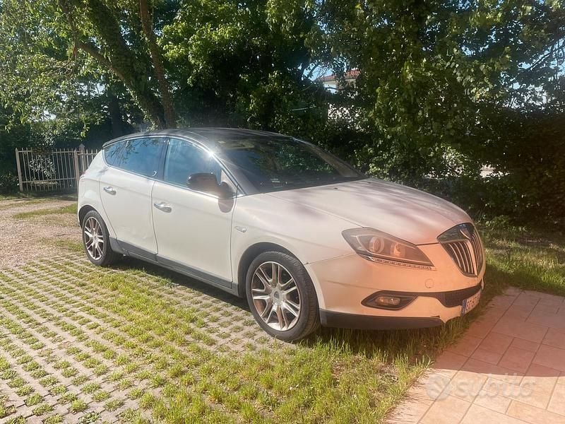 Usata Lancia Delta 120 CV (88 kW) 2010 Bianco Utilitaria