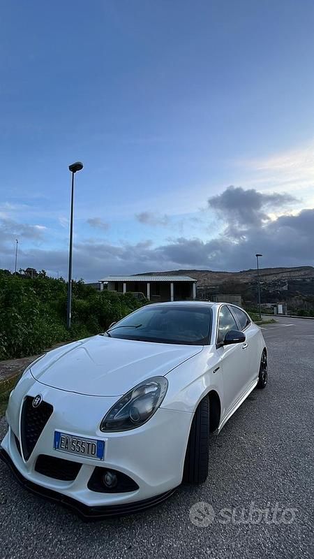 Usata Alfa Romeo Giulietta Exclusive 170 CV (125 kW) 2010 Bianco Utilitaria