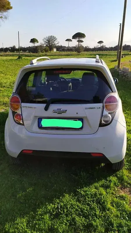 Begagnad Chevrolet Spark LS 82 HK (60 kW) 2010 Vit Halvkombi