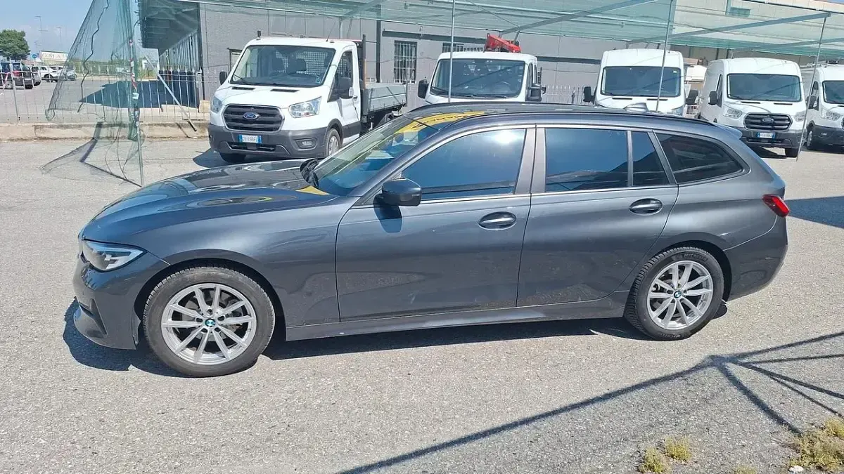 Usata BMW 320 Advantage 190 CV (139 kW) 2022 Grigio Station wagon