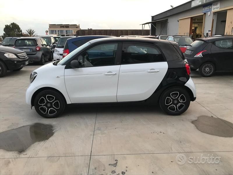 Usata Smart ForFour Passion 71 CV (52 kW) 2017 Bianco Utilitaria