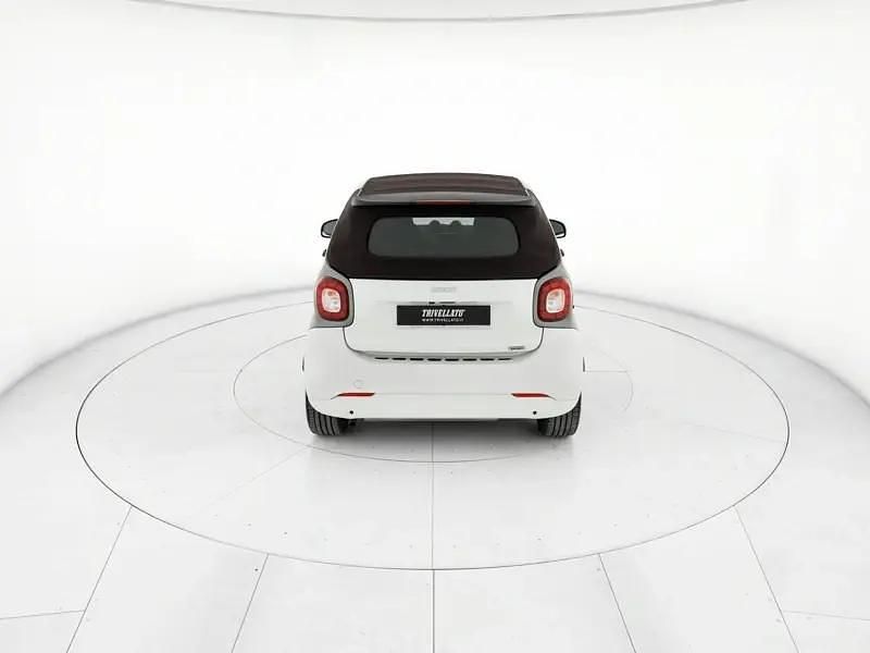 Usata Smart ForTwo Cabrio Brabus 90 CV (66 kW) 2017 Bianco Cabrio
