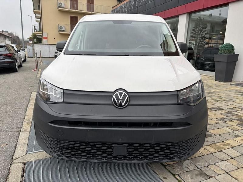 Usata VW Caddy 75 CV (55 kW) 2021 Bianco Monovolume