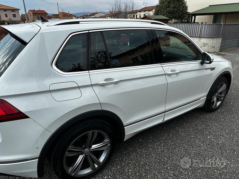Usata VW Tiguan R-line 150 CV (110 kW) 2020 Bianco SUV