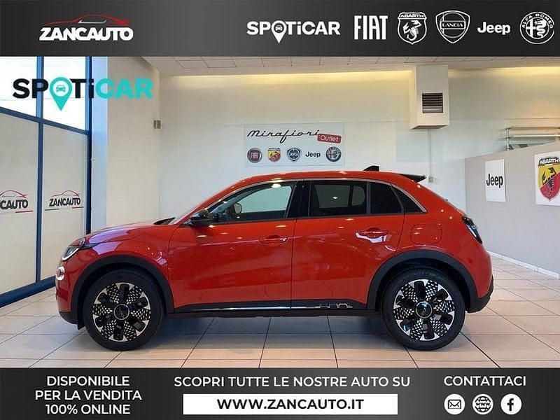 Usata Fiat 600E La Prima 114 kW (156 CV) 2025 Arancione SUV