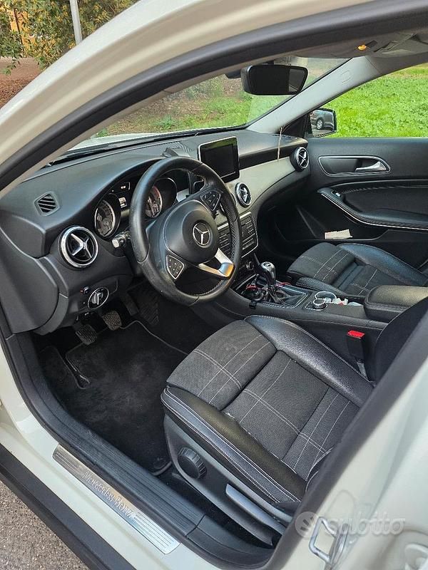 Usata Mercedes GLA200 136 CV (100 kW) 2016 SUV