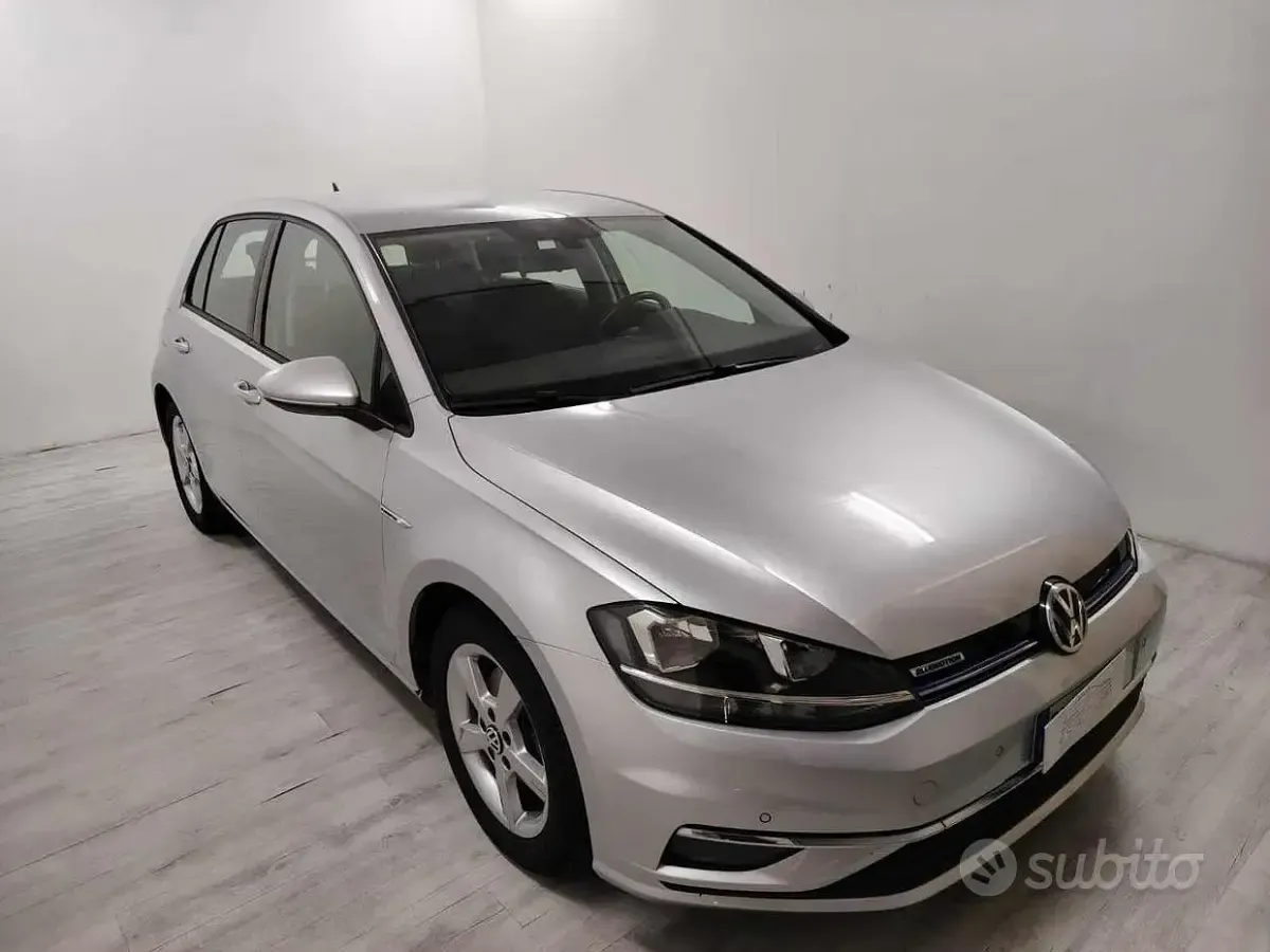 Usata VW Golf VII Trendline 131 CV (96 kW) 2019 Grigio Berlina