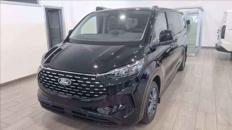 Nuova Ford Tourneo Custom Titanium 170 CV (125 kW) 2026 Nero metallizzato Furgone