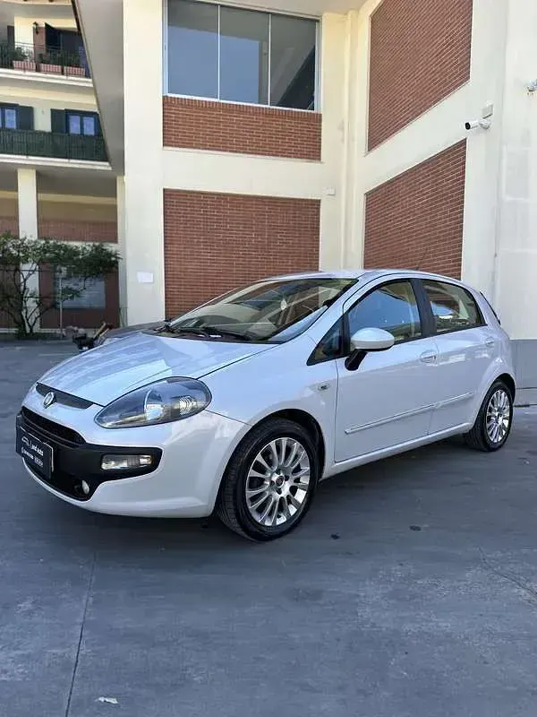 Usata Fiat Punto Evo Dynamic 77 CV (56 kW) 2011 Utilitaria