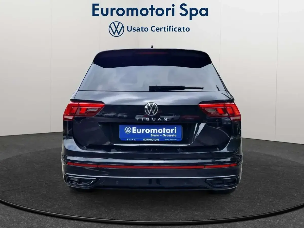 Usata VW Tiguan R-line 150 CV (110 kW) 2023 Nero SUV