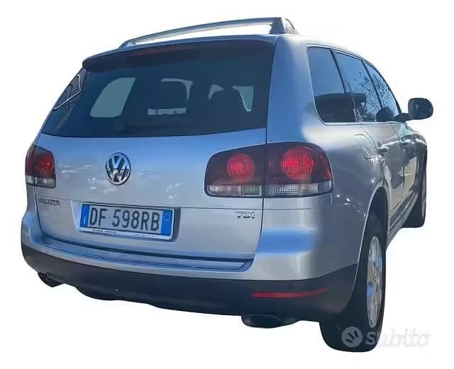 Usata VW Touareg Exclusive 174 CV (127 kW) 2007 Grigio SUV