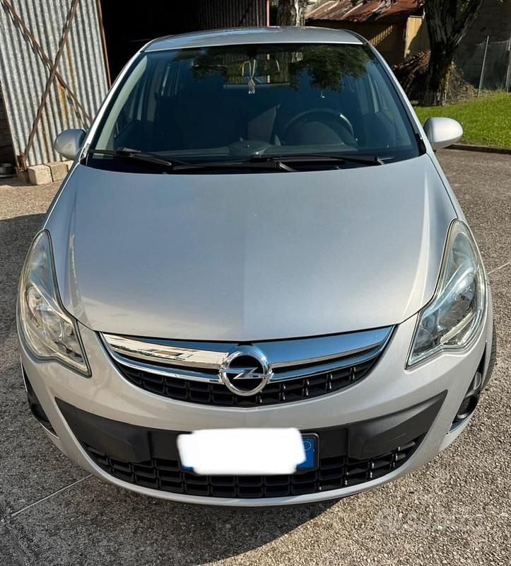 Usata Opel Corsa 75 CV (55 kW) 2013 Grigio Utilitaria