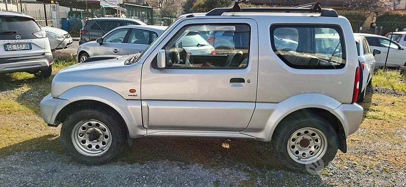 Usata Suzuki Jimny 86 CV (63 kW) 2006 Grigio SUV