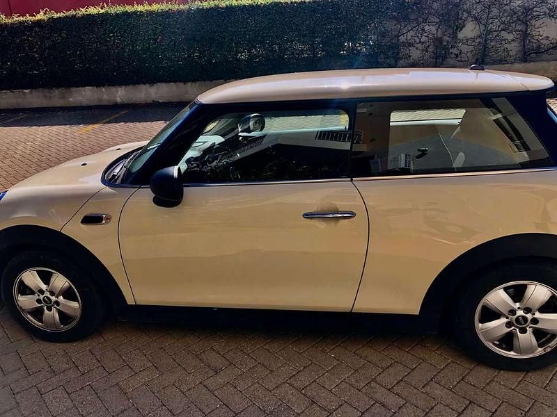 Begagnad Mini ONE 75 HK (55 kW) 2017 Grå Halvkombi