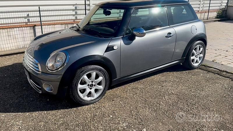 Usata Mini Cooper D 2010 Grigio Utilitaria